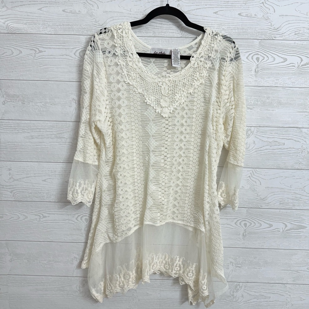 LeModa Women’s Ivory Shear & Lace Boho Top. Size M